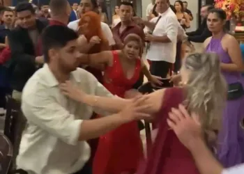 Vídeo mostra pancadaria durante festa de formatura de Direito em Rio Branco