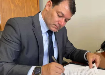 Roberto Duarte apresenta PL que simplifica apresentação de laudos de deficiência em concursos públicos