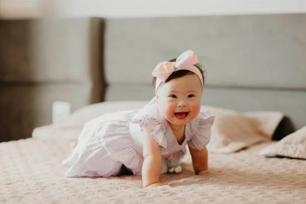 'Maior presente que Deus poderia ter nos dado', diz mãe de menina com síndrome de Down no Acre