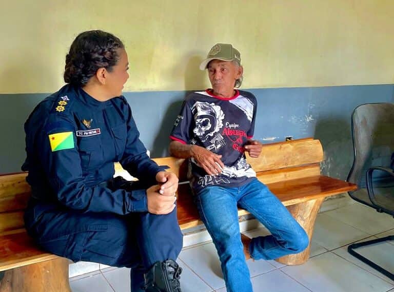 Após mais de 40 anos sem contato a família do Ceará , vendedor de frutas localizado no Acre reencontra parentes