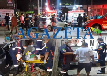 Casal fica preso às ferragens em acidente gravíssimo em via da capital