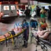 Empresário perde controle de veículo, bate em muro e duas crianças ficam feridas