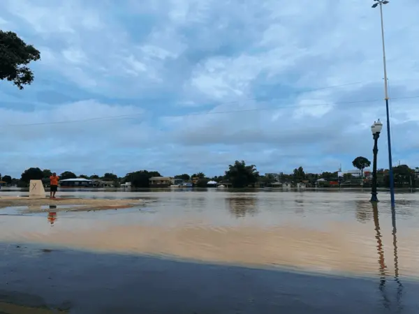 Nível do Rio Acre chega a 17,30m e calçadão da Gameleira deve ser interditado nas próximas horas; veja as imagens 1 Nível do Rio Acre chega a 17,30m e calçadão da Gameleira deve ser interditado nas próximas horas; veja as imagens