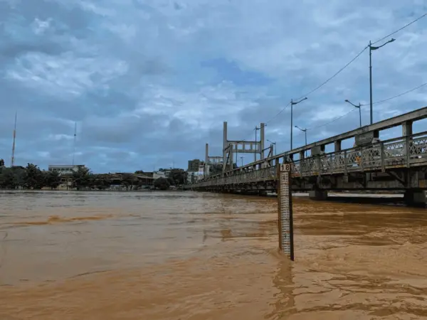 Nível do Rio Acre chega a 17,30m e calçadão da Gameleira deve ser interditado nas próximas horas; veja as imagens 3 Nível do Rio Acre chega a 17,30m e calçadão da Gameleira deve ser interditado nas próximas horas; veja as imagens