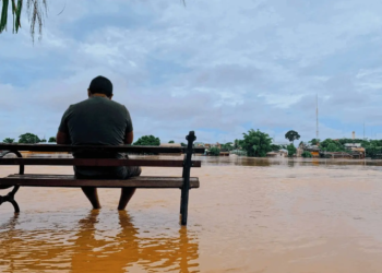 Nível do Rio Acre chega a 17,30m e calçadão da Gameleira deve ser interditado nas próximas horas; veja as imagens