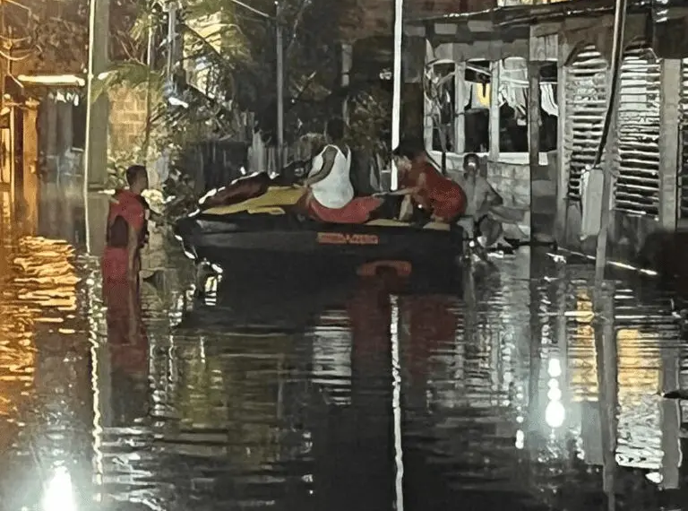 Mulher entra em trabalho de parto e é resgatada de jet-ski pelo Corpo de Bombeiros