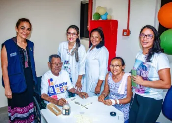 Entre as atividades de que o idoso mais gostava, estava jogar dominó com os novos amigos. Foto: Gleison Luz/Fundhacre