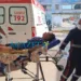 Após bebedeira, homem discute com irmã e se fere com faca