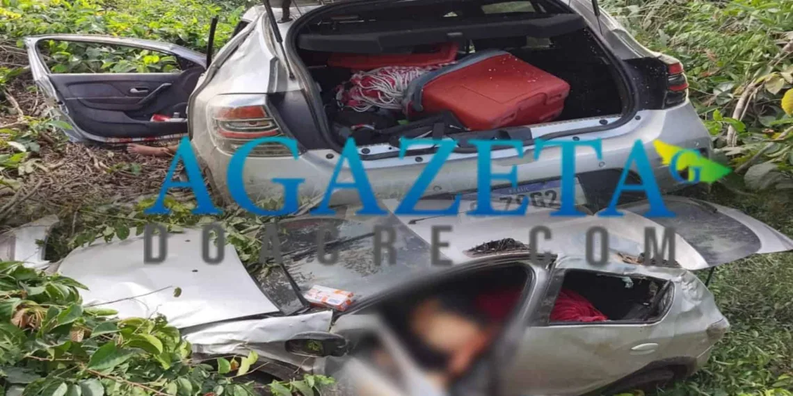 Carreteiro morre após capotar veículo com esposa e filho na BR-364