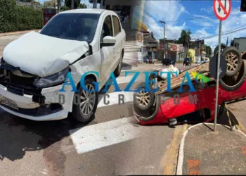 Empresário capota carro após colisão violenta em Rio Branco