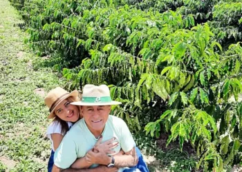 Beth Passos conta tudo sobre o casal Bocalom em sua coluna