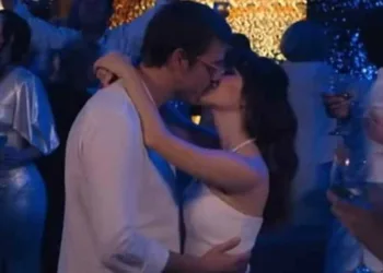 Fábio Porchat conta que gosto tem o beijo de Sandy, seu par em 'Evidências do amor'