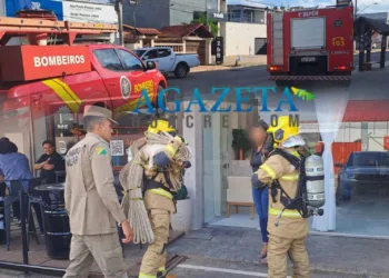 Bombeiros militares são chamados para princípio de incêndio em loja em Rio Branco