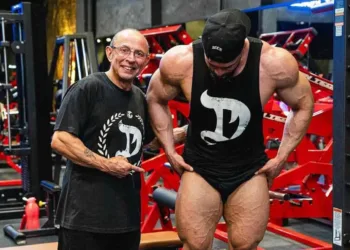 Austríaco Johann Schatz chega ao Estado para assumir treinamento do 'Dragão do Acre' para Olympia 2024