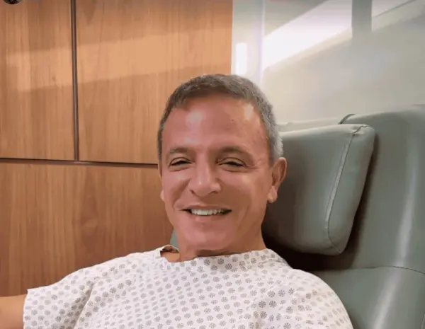 Após casamento com ambientalista, senador Márcio Bittar faz cirurgia para reversão da vasectomia