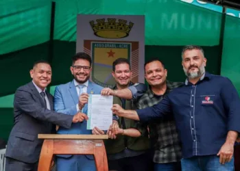 Anúncio da construção de casas populares foi ponto alto das comemorações. Foto: Neto Lucena/Secom