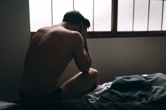 Dor de cabeça depois do sexo? Fenômeno é mais comum que se imagina. Entenda as razões