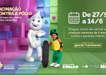 Renata Quiles, coordenadora estadual do Programa Nacional de Imunização, fala da importância dos pais levarem as crianças para se vacinar. Foto: Luan Martins/Sesacre