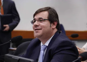 União Brasil quer duas pastas no governo porque 'não cabe' em uma só