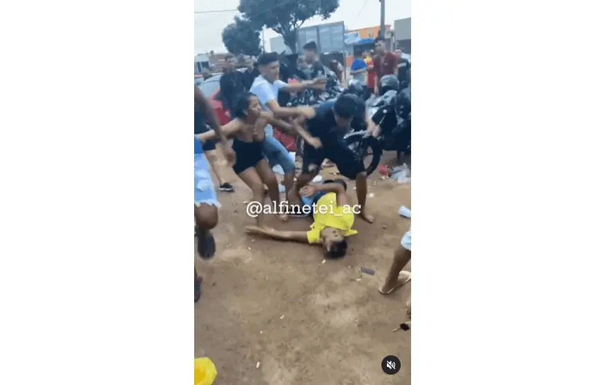 Vídeo: Briga generalizada termina com homem coberto de sangue em Rio Branco