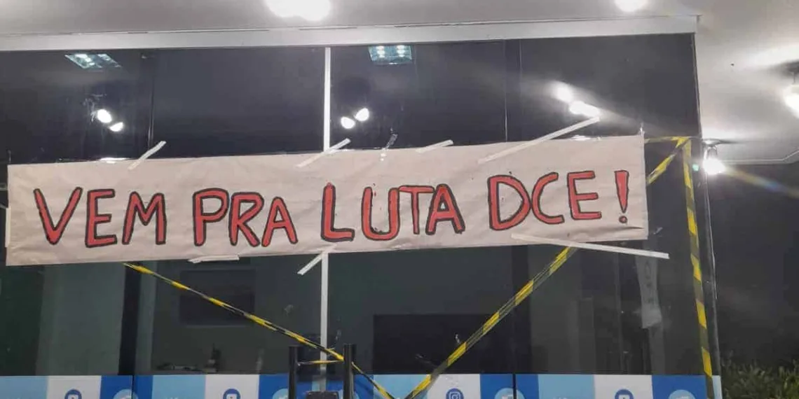 Registro da manifestação do DCE (Foto: Cedida)