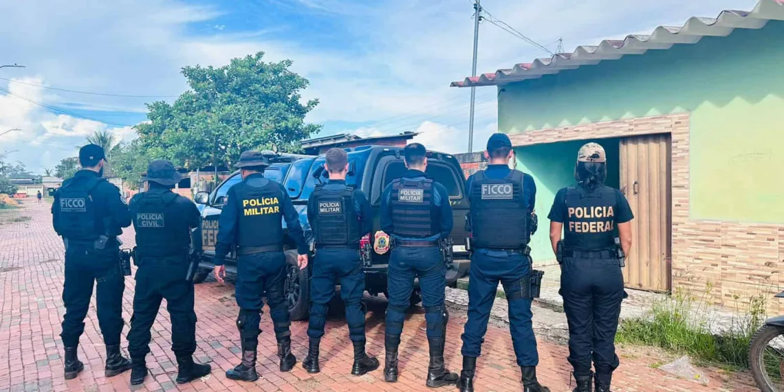 Forças de Segurança predem 3 e apreendem mais de 50 armas de fogo, entorpecentes e dinheiro em Rio Branco