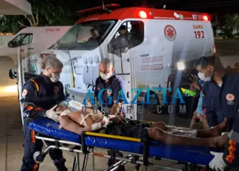 Homem leva facada no pescoço durante discussão com 'amigo'