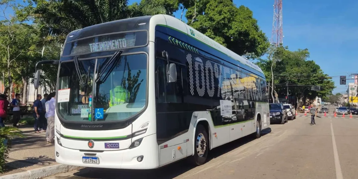 Governo federal anuncia envio de 30 ônibus elétricos para Rio Branco após pedido da prefeitura