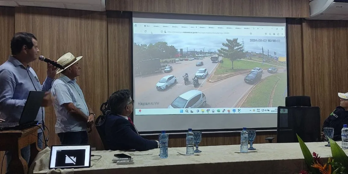 'De Olho no Trânsito': prefeitura lança portal que vai monitorar principais vias de Rio Branco em tempo real