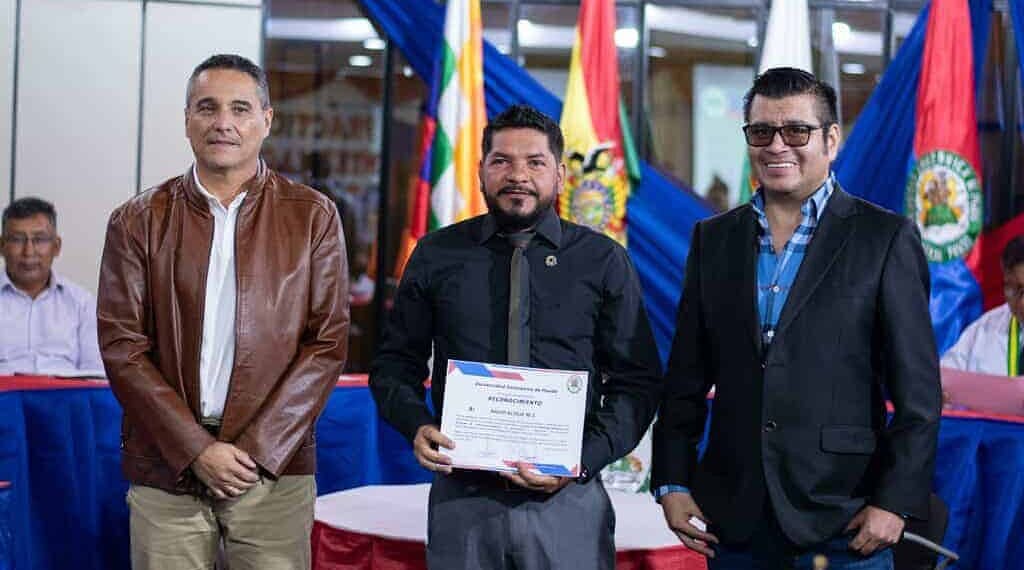 Em agenda institucional em Pando, na Bolívia, governo recebe honraria que reconhece o serviço realizado pelo Sistema Público de Comunicação. Foto: cedida