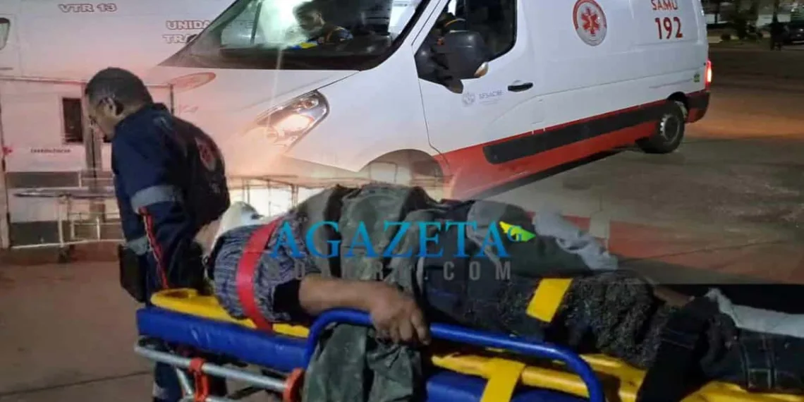Colisão entre carro e moto deixa motociclista peruano com fratura
