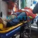 Motociclista fica ferida após bater em buraco e se acidentar na Via Verde