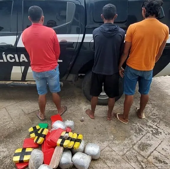 Polícia apreende 30 quilos de drogas e prende três homens no interior do Acre