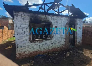 Família perde tudo após incêndio em residência no Bairro Conquista