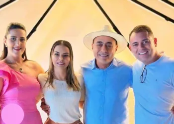 Depois de várias comemorações extraoficiais, enfim o festão de Bocalom. A promoção da sabedoria. Picape e Hambúrgueres na Chácara Modelo e muito mais na coluna da Beth Passos