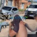 Homens tentam fugir da polícia, batem o carro contra poste de energia e são presos com arma de fogo