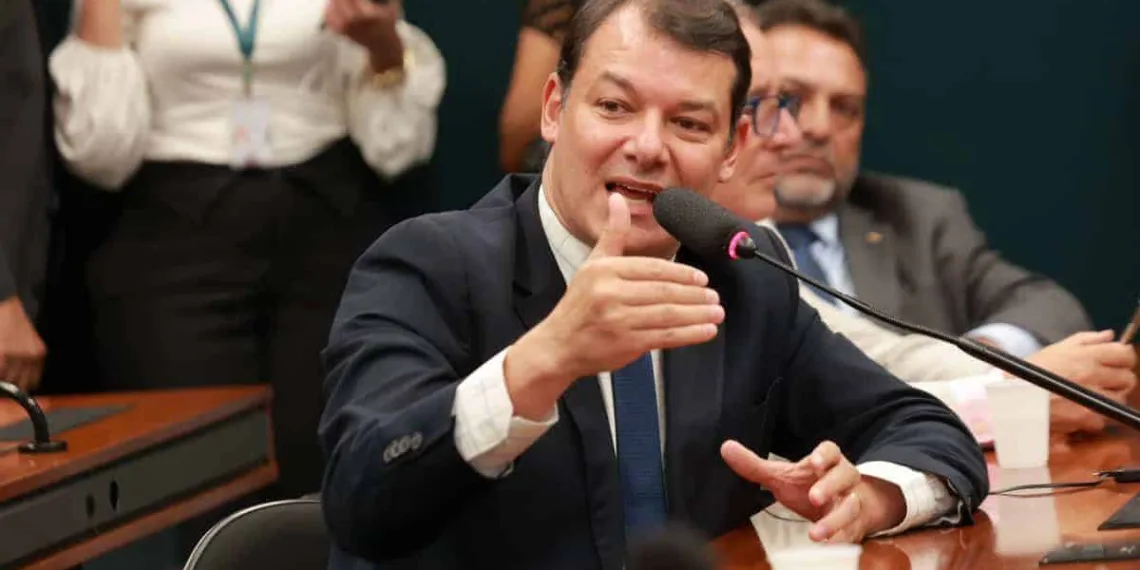 Roberto Duarte critica política econômica do Governo Lula e faz comparação com a de Tarcísio