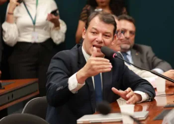 Roberto Duarte critica política econômica do Governo Lula e faz comparação com a de Tarcísio