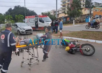 Colisão entre carro e moto deixa motociclista com dedo do pé dilacerado
