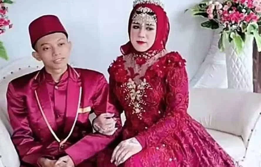 AK e Adinda: noiva é homem adepto do crossdressing — Foto: Reprodução
