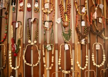 Colares, pulseiras e brincos farão parte do estande do Acre no 17º Salão de Brasília. Foto: Alice Leão/Sete