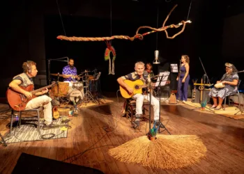 Floresta em Festa: Zenaide Parteira e Txai Macêdo comemoram o dia de seus aniversários com o lançamento de Videoclipes