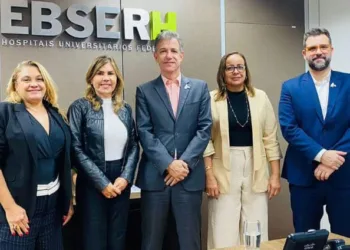 Em Brasília, reitora da Ufac trata sobre andamento do investimento no Hospital Universitário no Acre