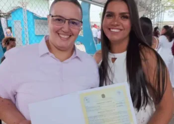 Casal que casou no Projeto Cidadão celebra Dia do Orgulho LGBTQIA+: 'Um sonho'