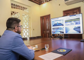 Governador conheceu investimentos que estão sendo feitos nos dois aeroportos do estado e que serão concluídos ainda este ano. Foto: Neto Lucena/Secom