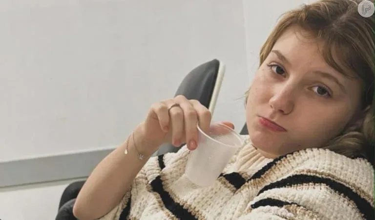 Câncer terminal de Isabel Veloso: influencer nota crescimento de tumor no pescoço em um mês. 'Estava bem menor'
© Reprodução, Instagram/@isabelvelosoo