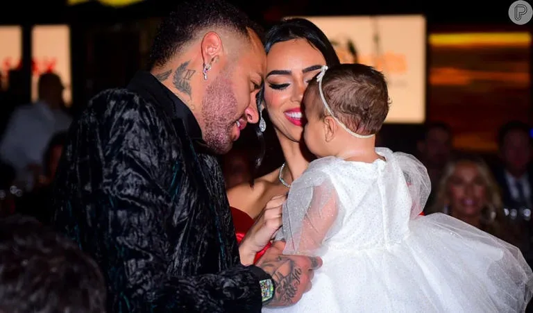 Reconciliação ou apenas amizade? Bruna Biancardi e Mavie marcam presença em evento beneficente de Neymar; veja fotos
© Brazil News/Andy Santana