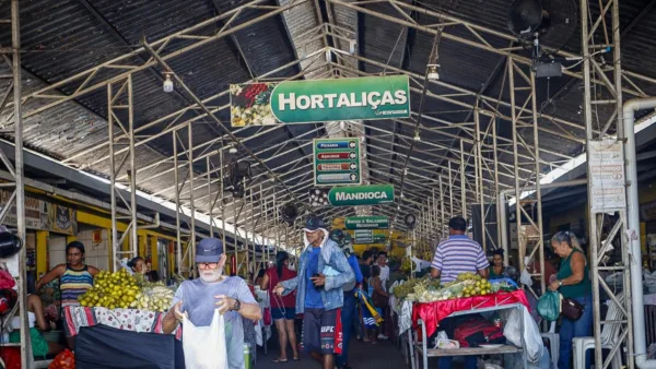 Bocalom assina ordem de serviço para construção do novo Mercado Elias Mansour
