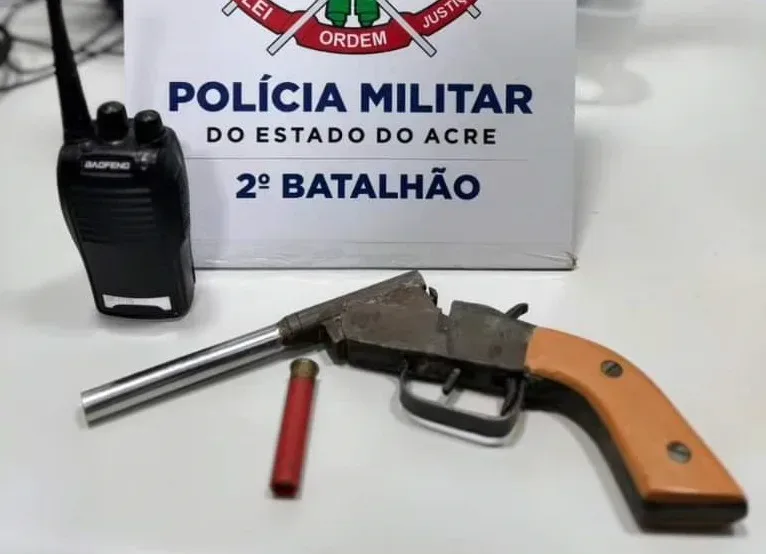 Polícia Militar prende monitorado com arma de fogo no Conjunto Habitacional Cidade do Povo