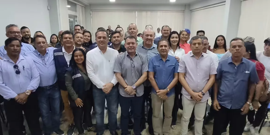 Pré-candidato a vice de Bocalom, Alysson é lotado como assessor no gabinete do prefeito em Rio Branco
